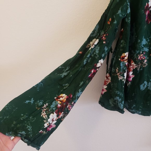 H&M Floral Green Long Sleeve Top XS NWOT! - Picture 4 of 7